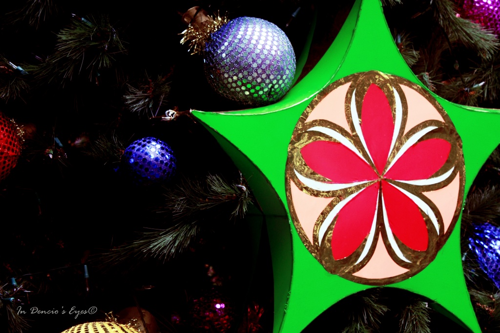 Star on the Christmas Tree by iamdencio