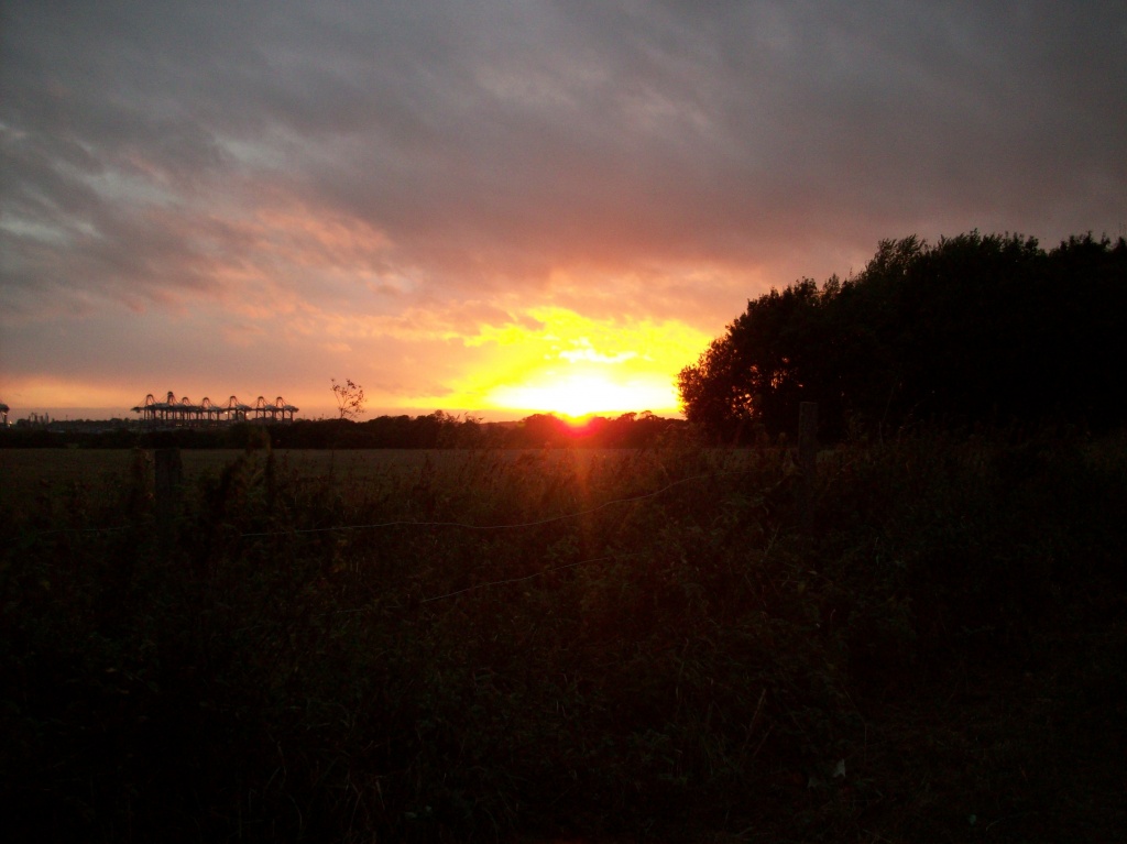 Suset over Trimley Marshes by lellie