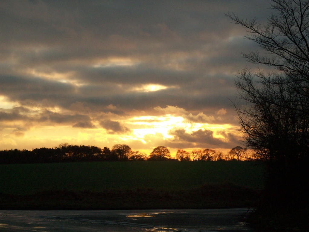 Suffolk Sunset by lellie