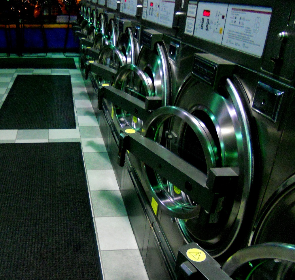 laundromat by yentlski