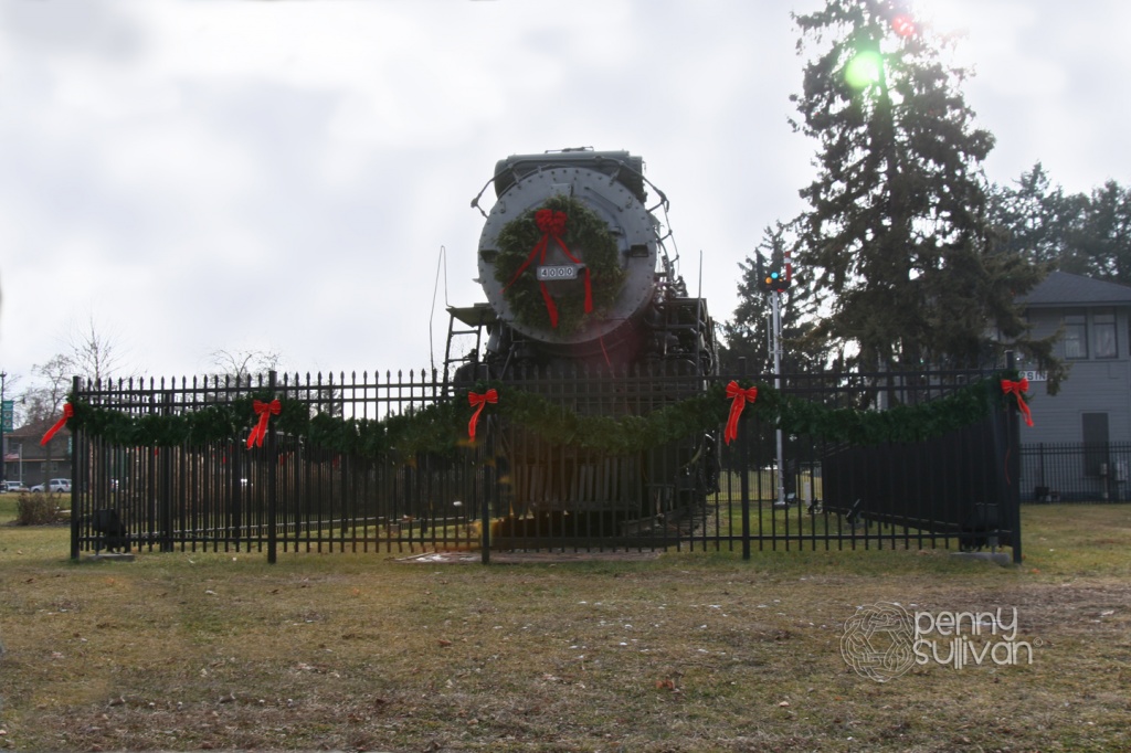 Decorated train 355_10_2011 by pennyrae