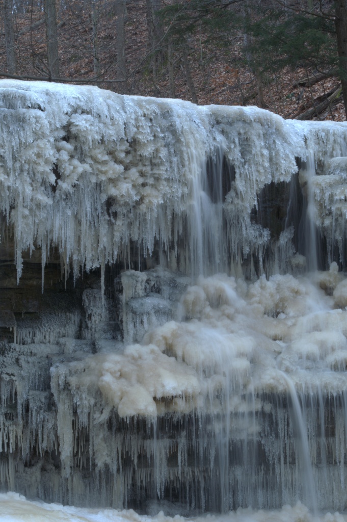 Lots of icicles by jayberg