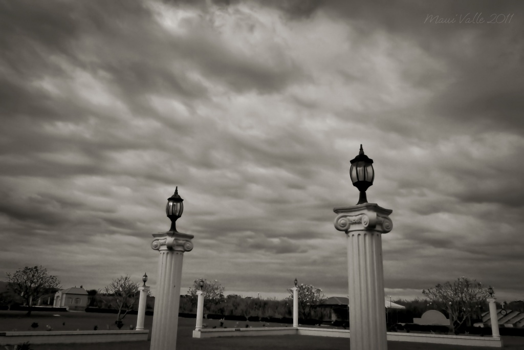 pillars, lamps and clouds by mauirev