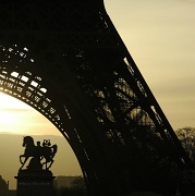 3rd Jan 2012 - Sunrise at the Eiffel tower
