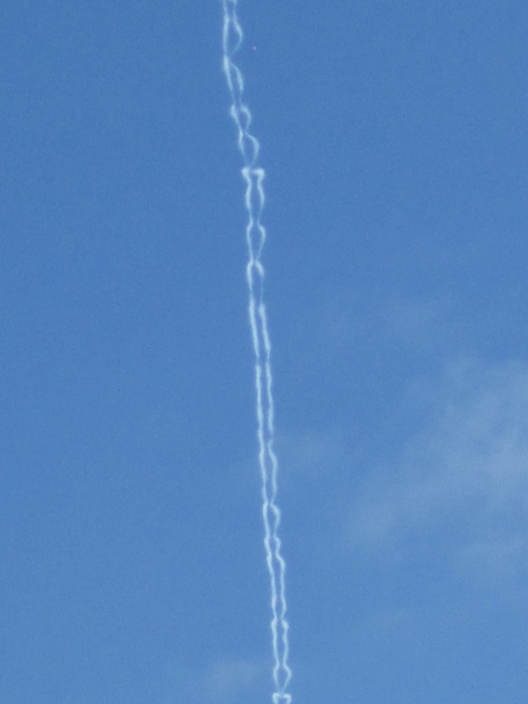 fragmented vapour trails from an aircraft by quietpurplehaze