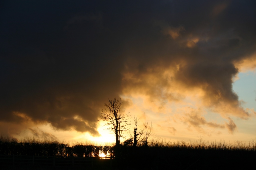 Stormy sunset by shepherdman