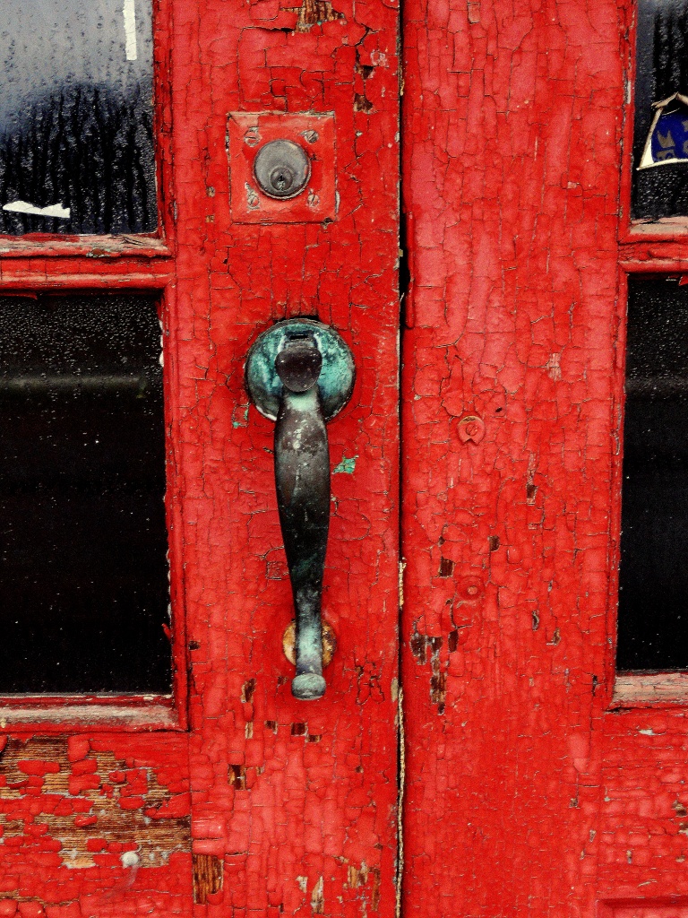The Red Door by yentlski