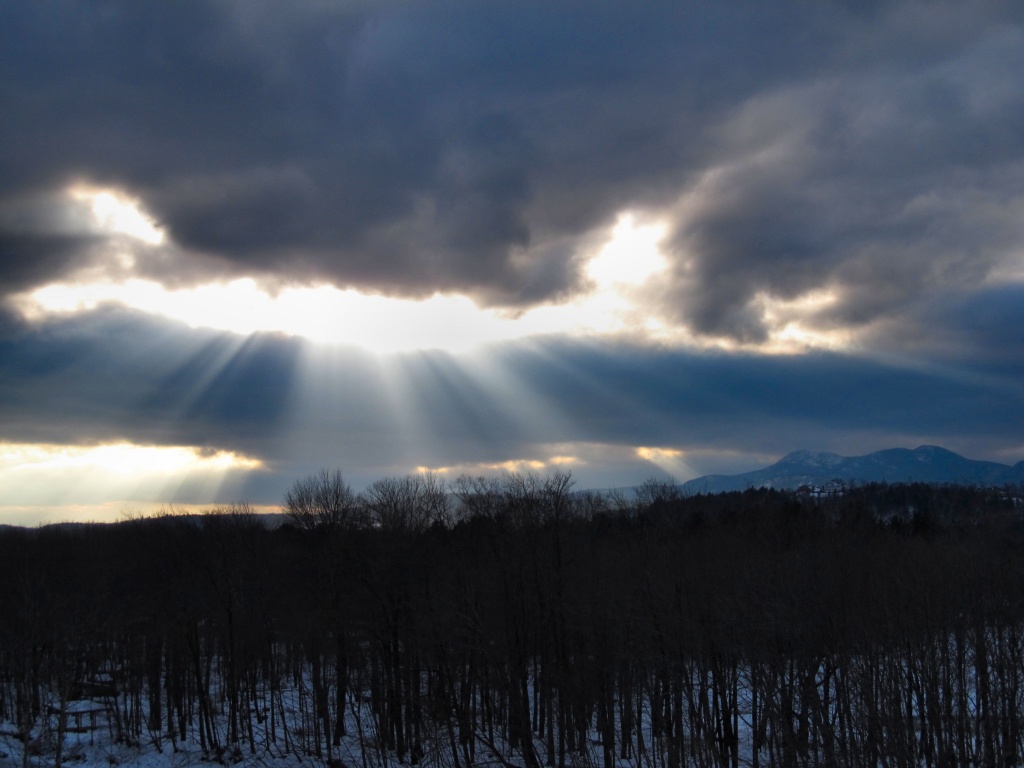 Crepuscular Rays. by paintdipper