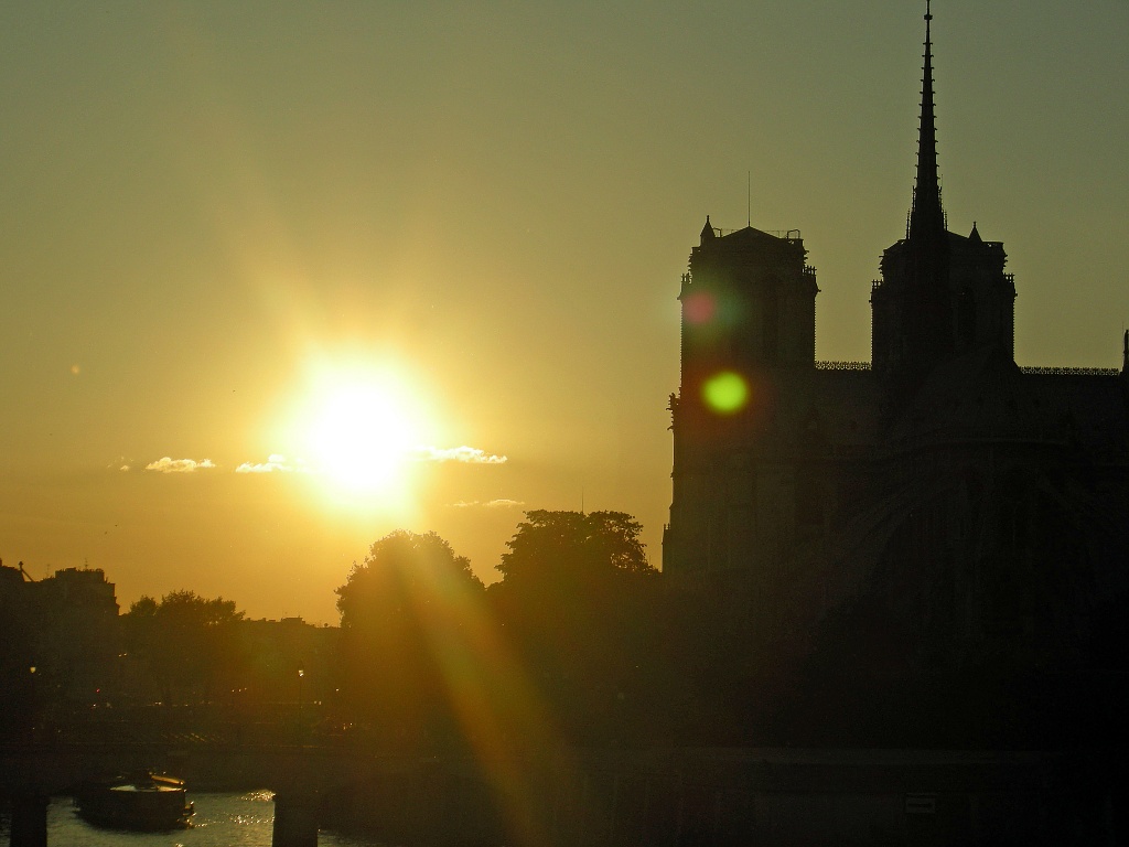 Notre Dame de Paris by parisouailleurs