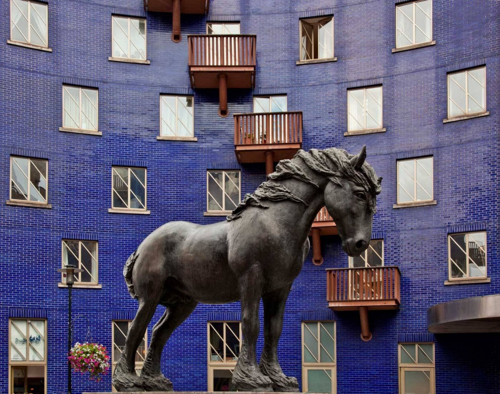 Horse Statue by netkonnexion