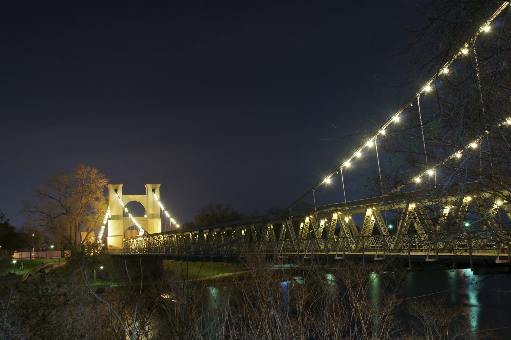 Waco Suspension Bridge by lynne5477