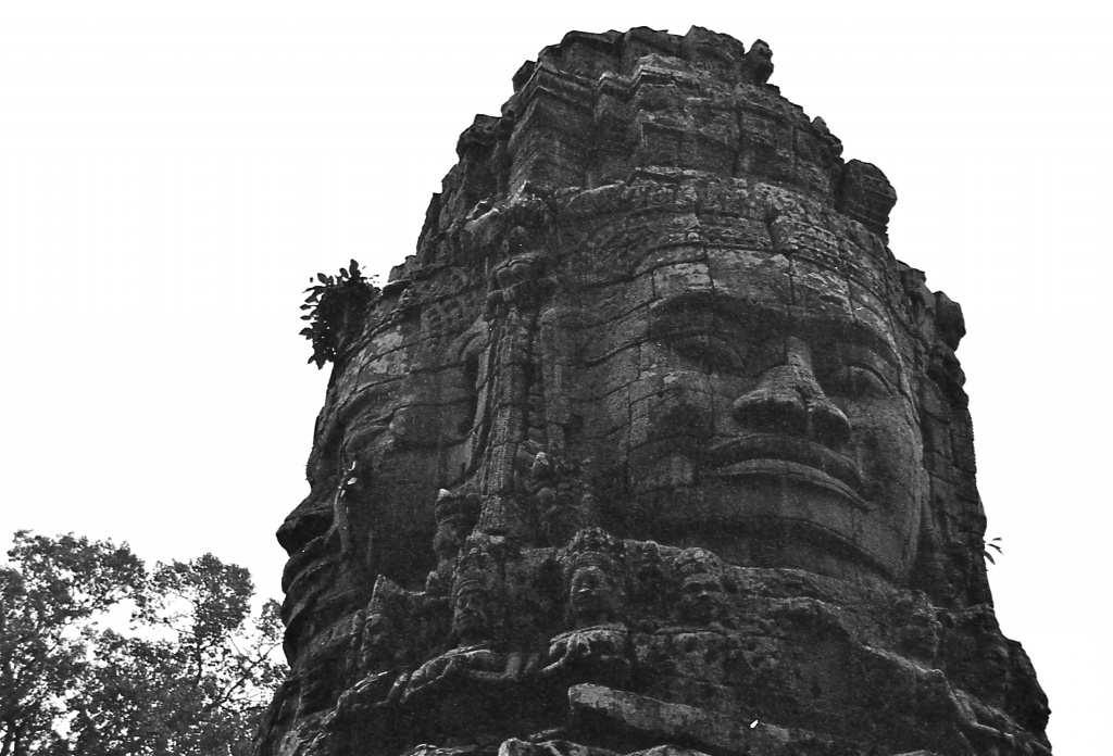 Angkor Thom above the gate by lbmcshutter