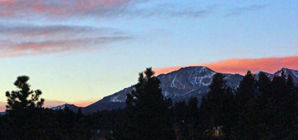 pikes peak at sunrise by dmdfday