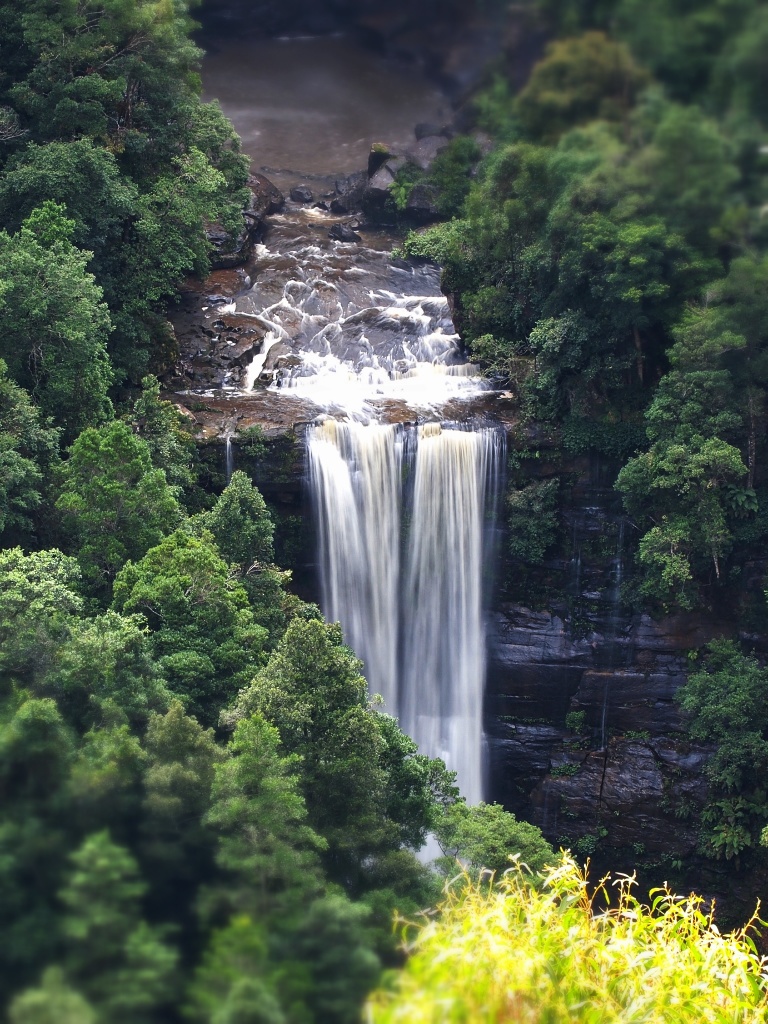 Belmore Falls II by peterdegraaff