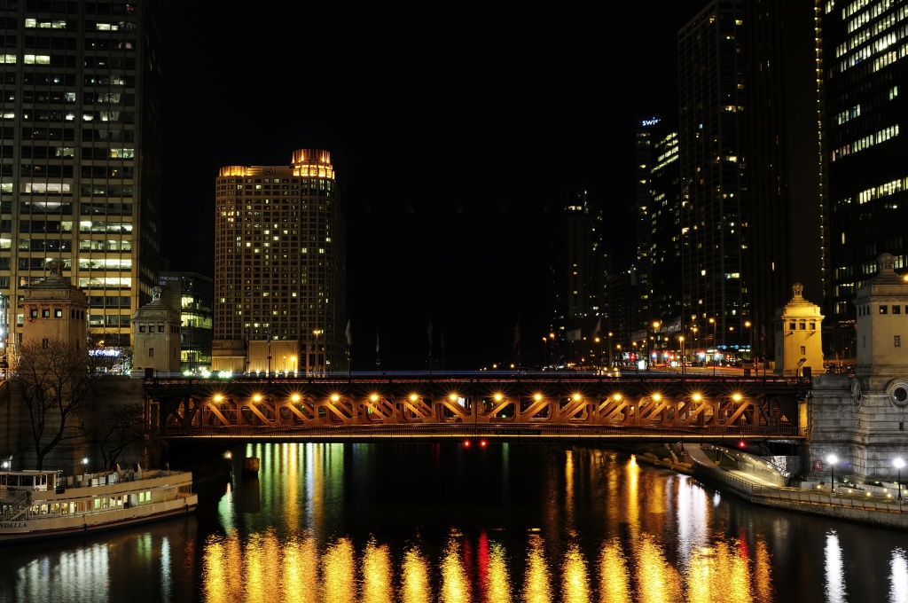 Chicago River at Night by lstasel