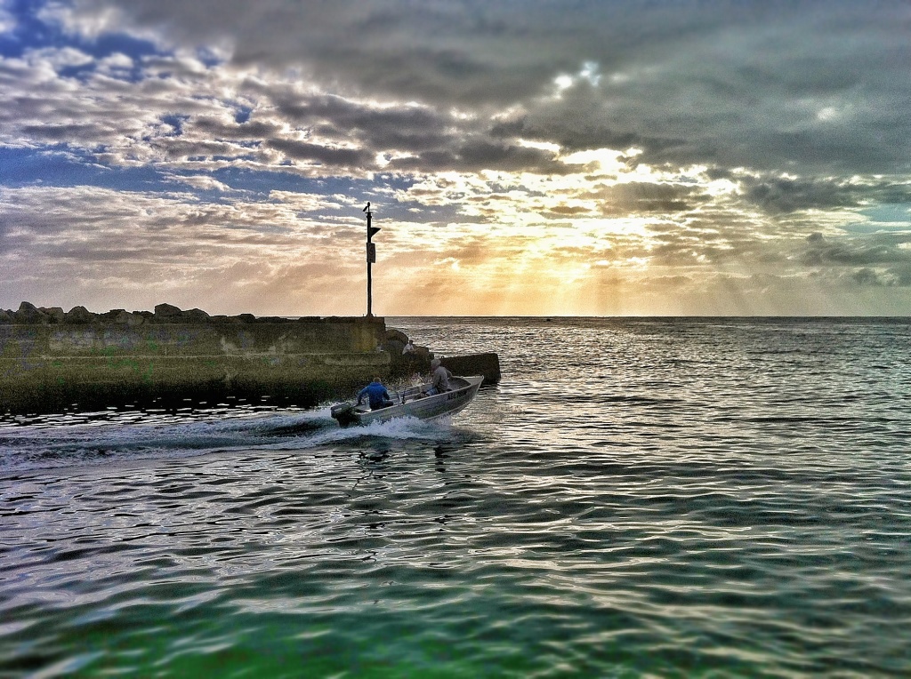 Opening the throttle, and heading out by peterdegraaff