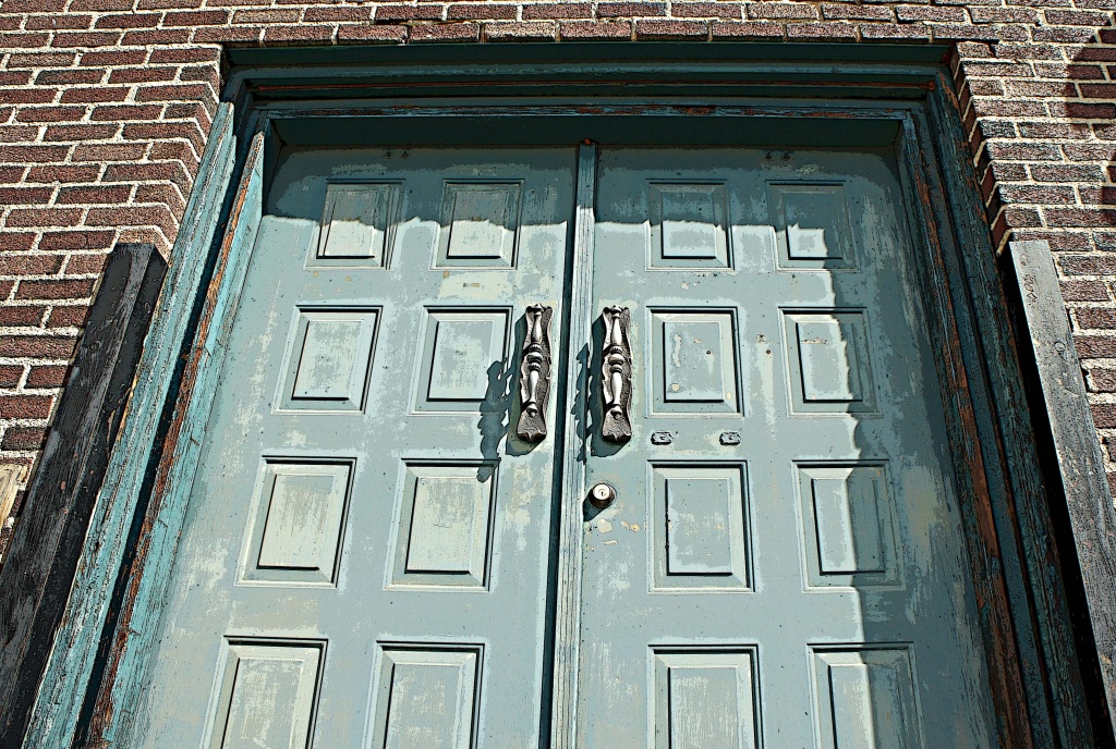  doors  by dmdfday