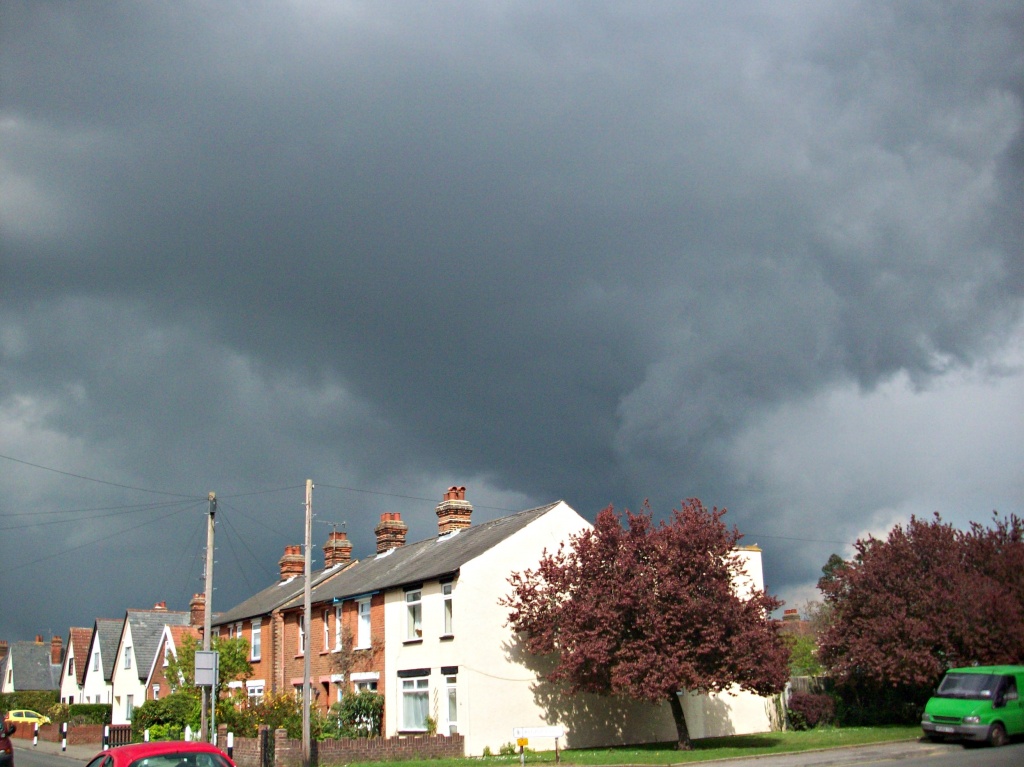 Stormclouds over Ipswich by lellie
