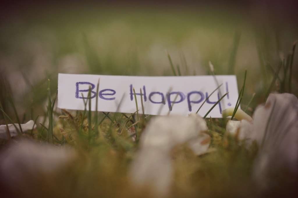 Be Happy! by naomi