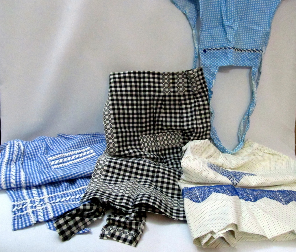 more vintage aprons by summerfield
