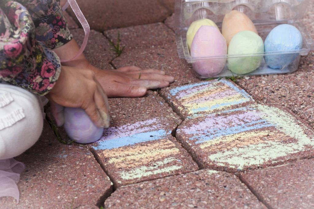 Chalk eggs by kiwichick