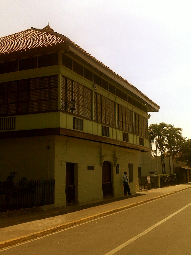 Bahay ng Bayani (Hero's House) by iamdencio
