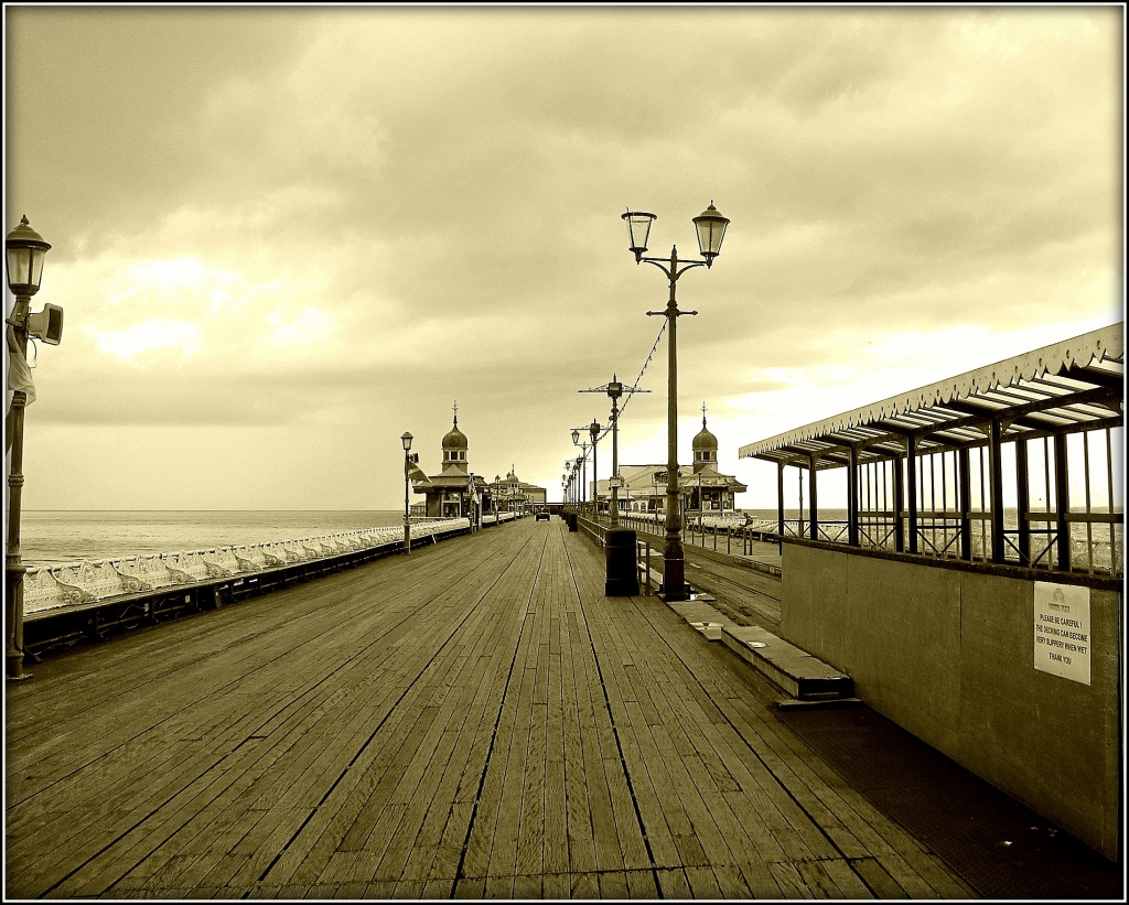 North Pier. Blackpool. by happypat