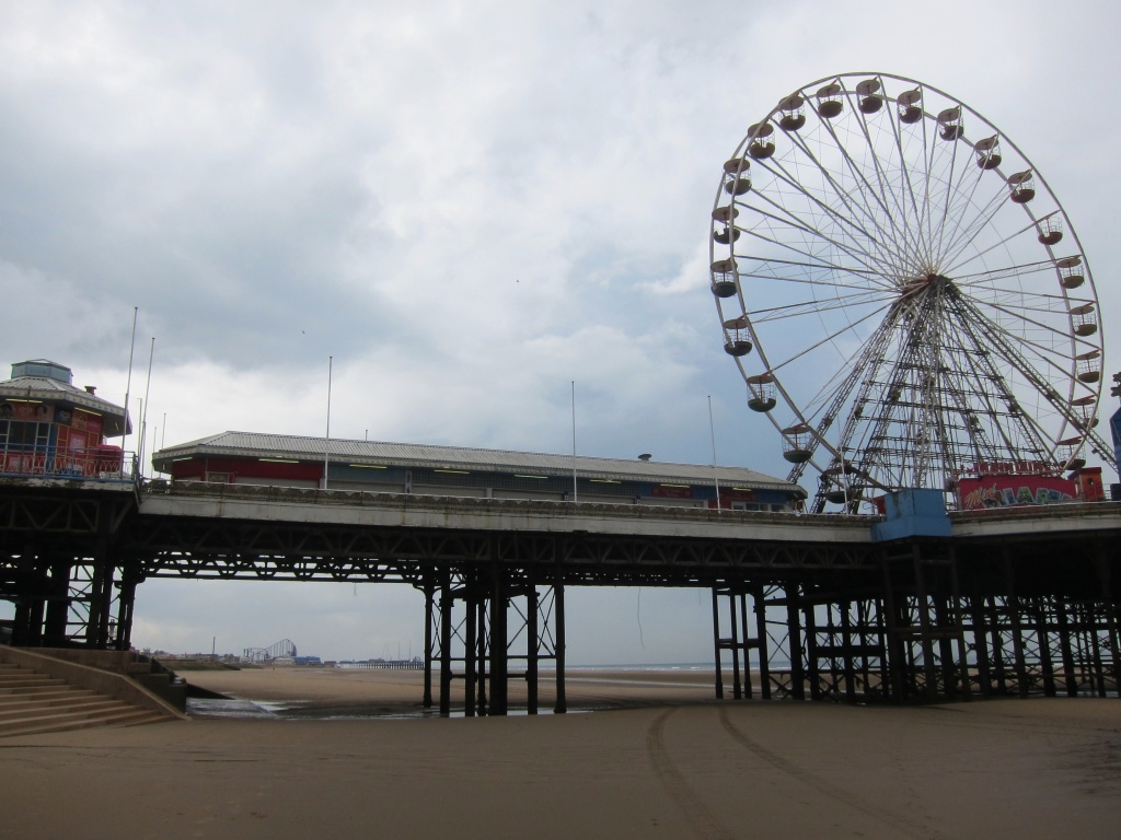 Central & South Pier. by happypat