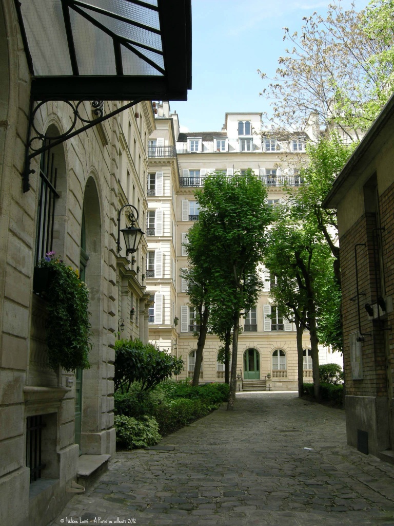 Private alley by parisouailleurs