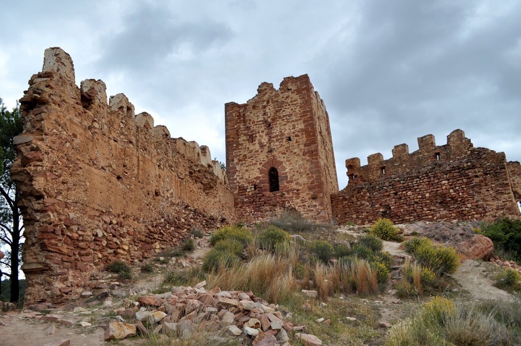Castle ruins  by philbacon