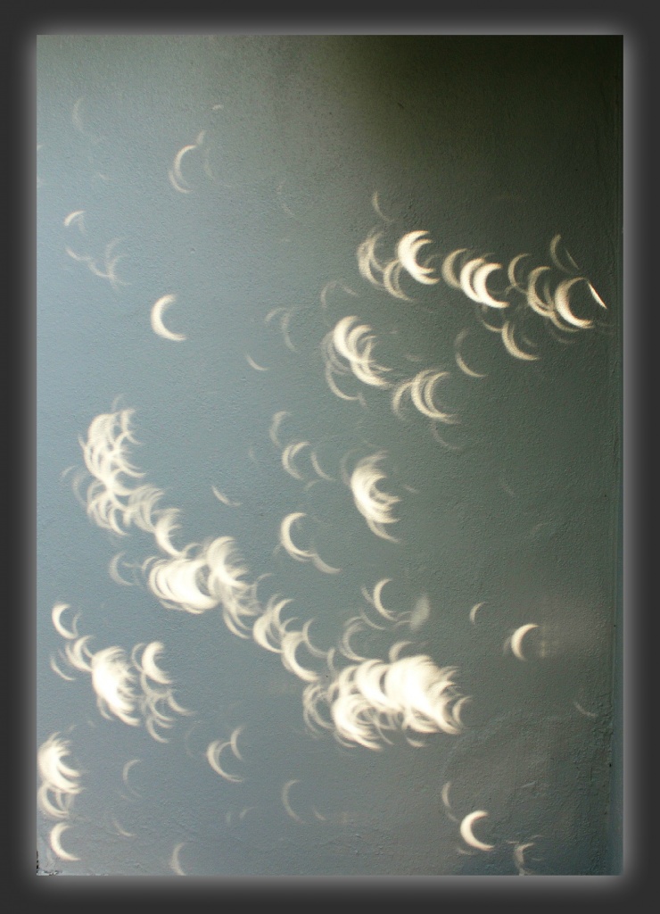 Solar Eclipse by melinareyes