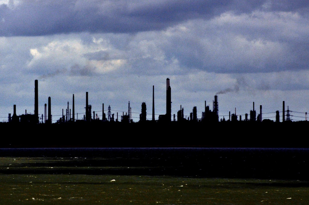 Fawley Oil Refinery by seanoneill