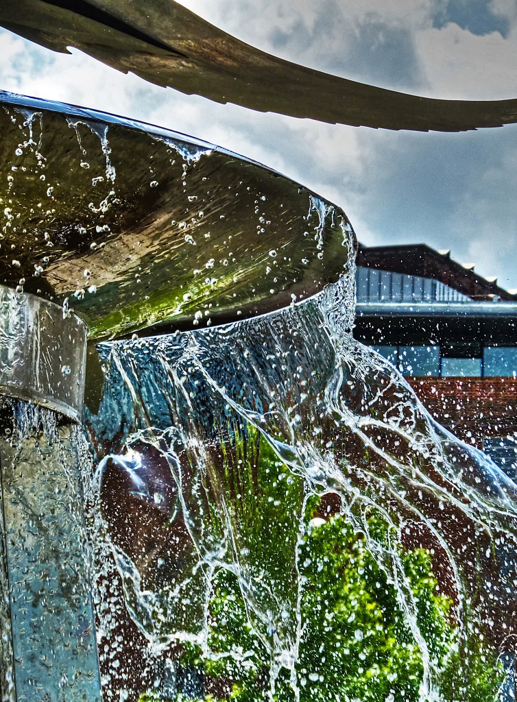 the swan fountain and shakespeare theatre stratford upon avon by jantan