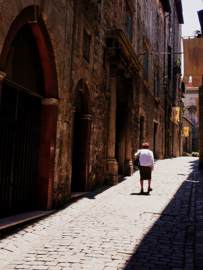 Italy Day 1: The narrow streets of Narni by boxplayer