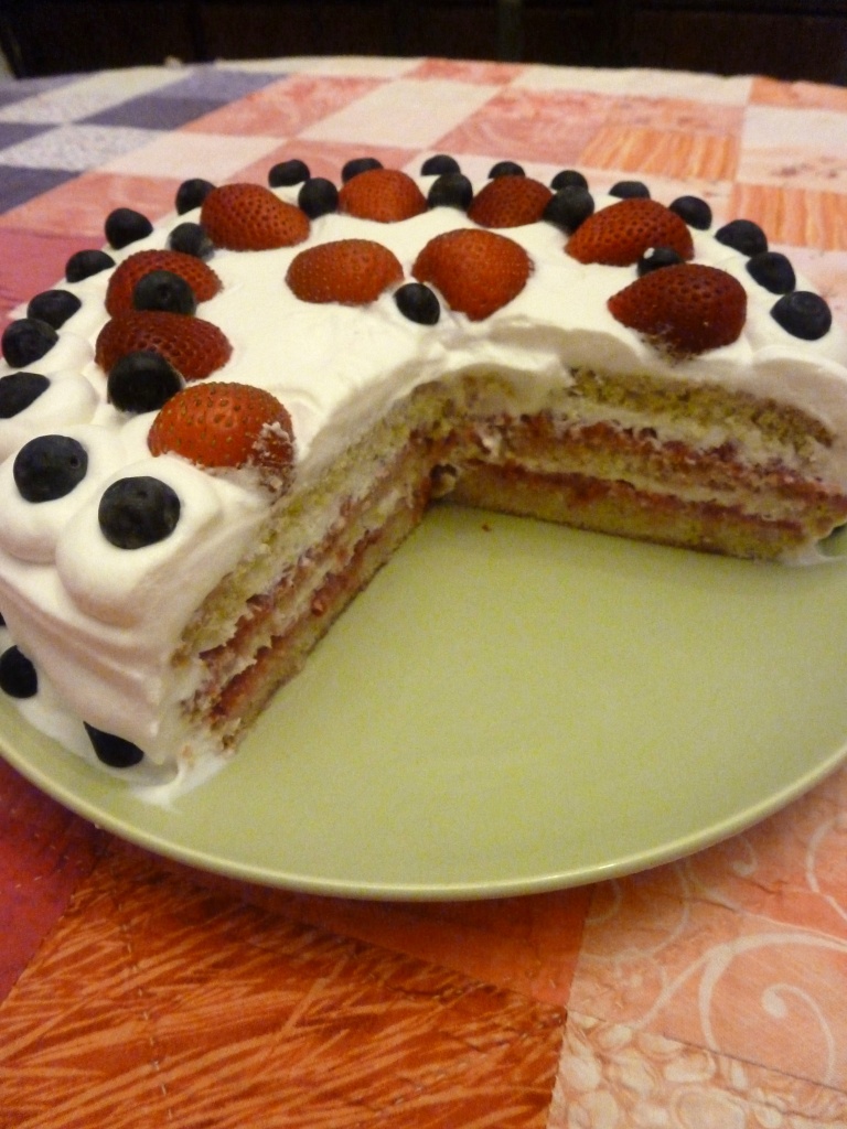 French Strawberry Cake by margonaut