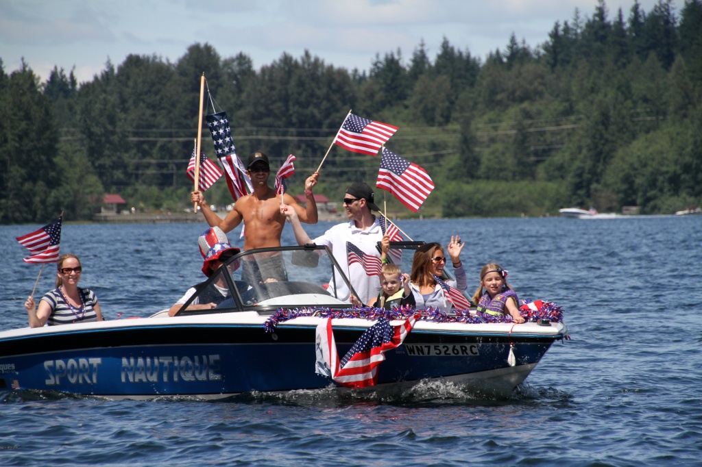 4th of July Boat Parade by whiteswan