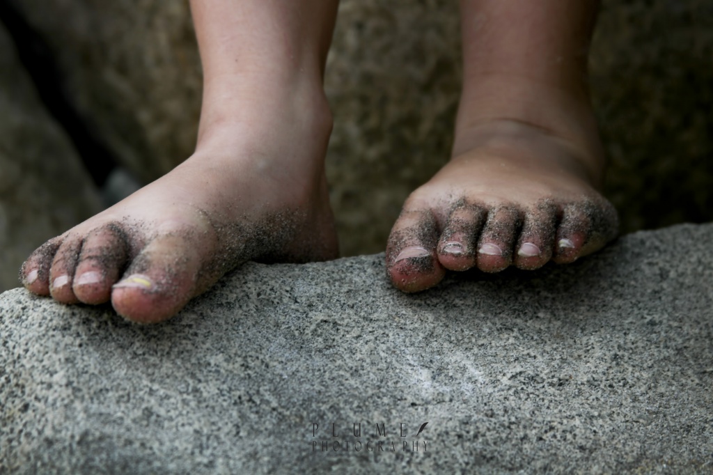 Little feet by orangecrush