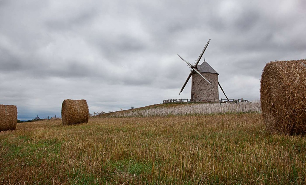 French Windmill by netkonnexion
