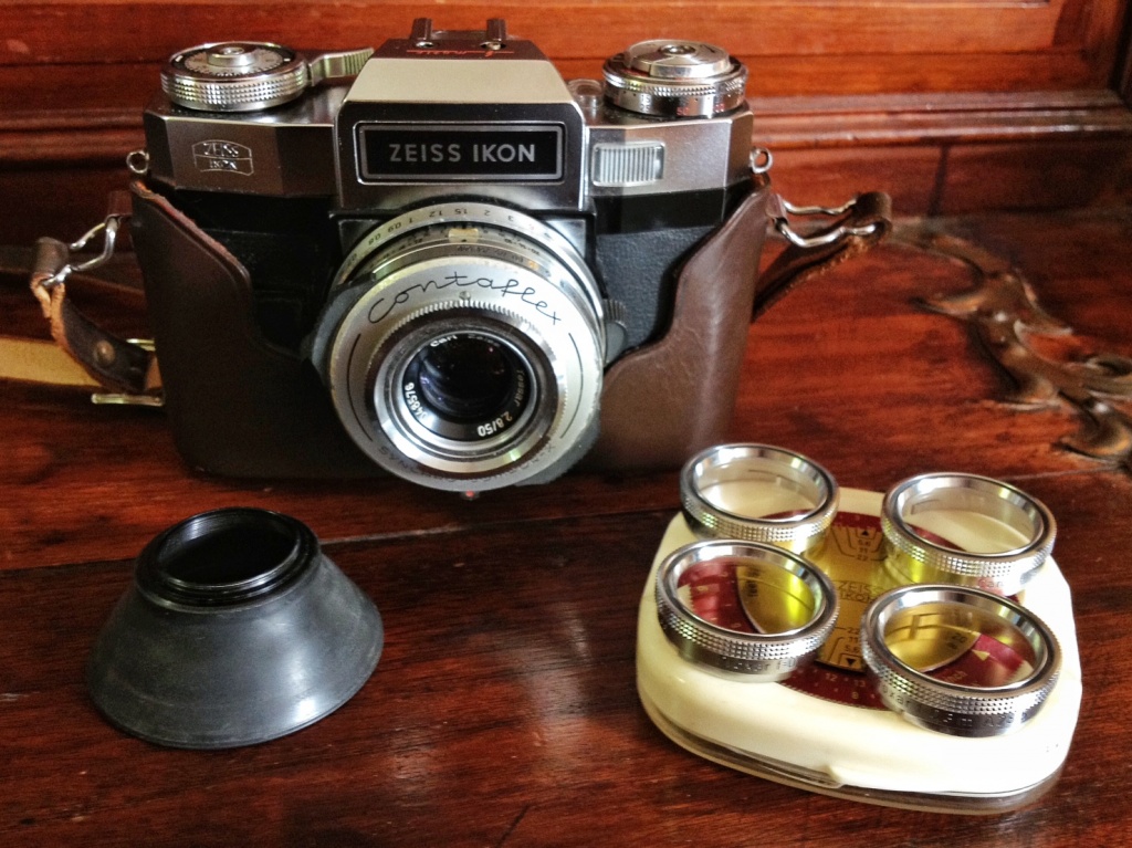 Real Glass: Zeiss Ikon Voigtlander Contaflex Super BC & Proxar lenses by peterdegraaff