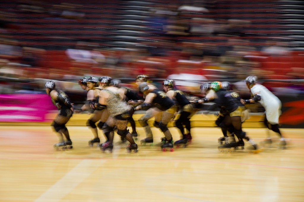 Speed Skaters by helenw2