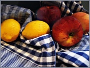 26th Jul 2012 - Apples and Lemons a la Lempicka