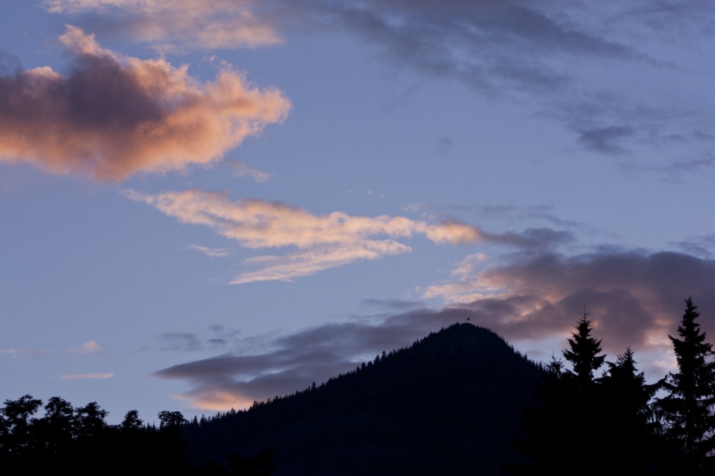 Last light over Mt Roberts by kiwichick