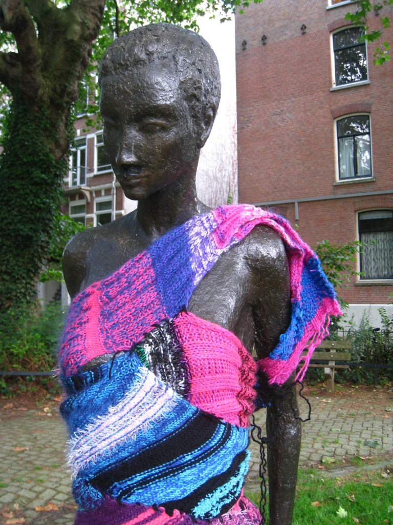 Guerrilla knitting by sarahhorsfall