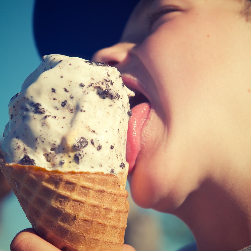 Ice Cream at the Pier by kwind