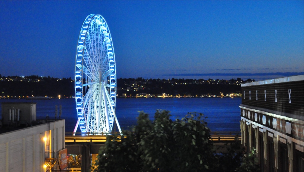 Seattle Wheel At Twilight by mamabec