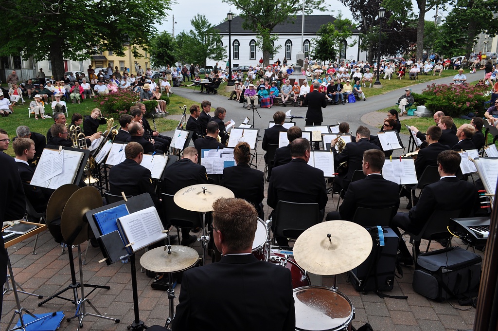 German Navel Band_Lunenburg  by Weezilou