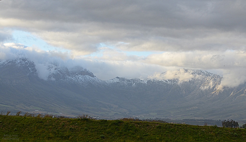 Tulbagh with Snow by salza