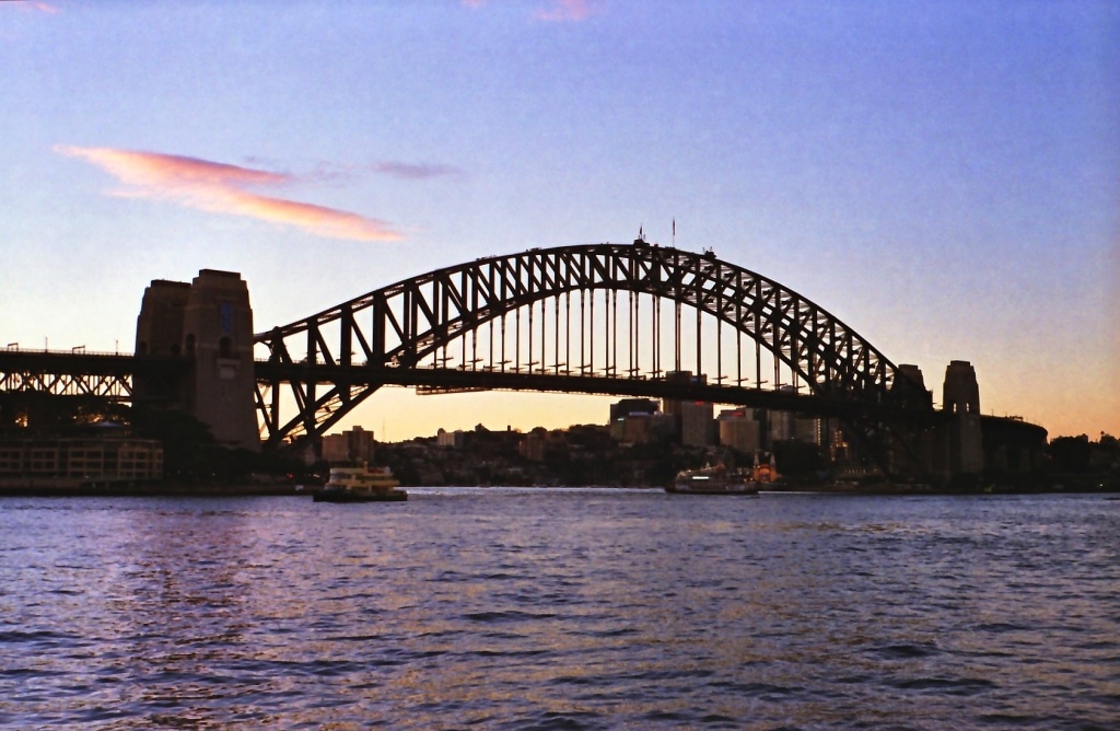 Harbour Bridge by peterdegraaff