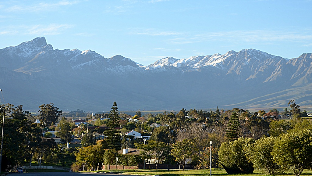 Tulbagh Snow with Sun by salza