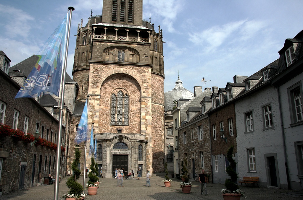 Aachen Cathedral by harvey